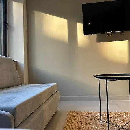 Downtown Living 2 Апартаменты *