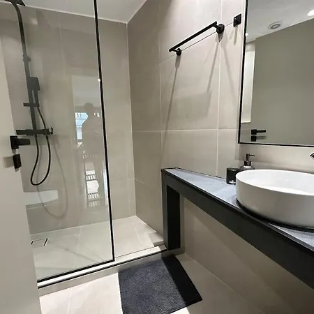 Apartment Downtown Living 2 *
